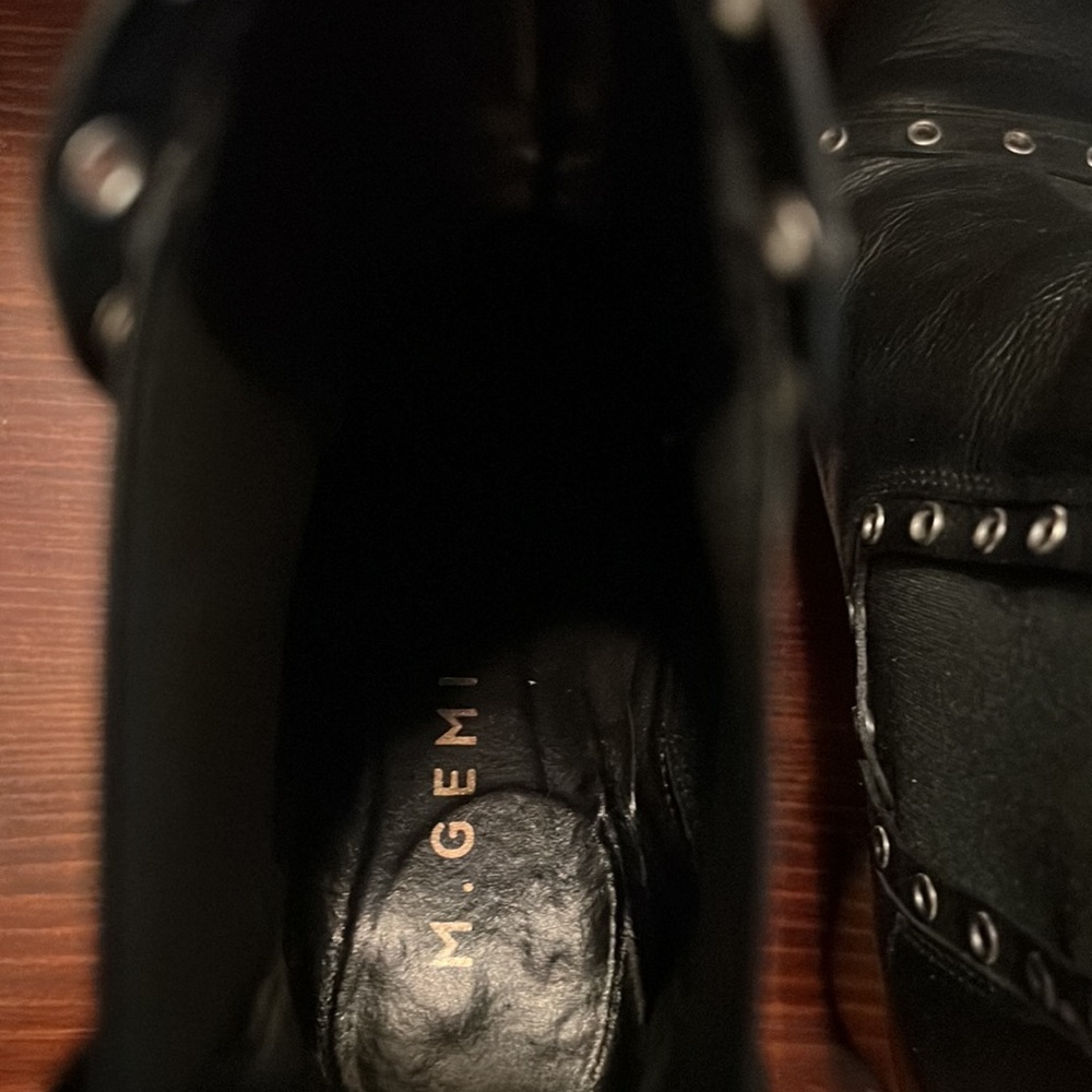 M. Gemi Black Leather Ankle Boots with Silver Eyelet Detailing - Picture 5 of 8